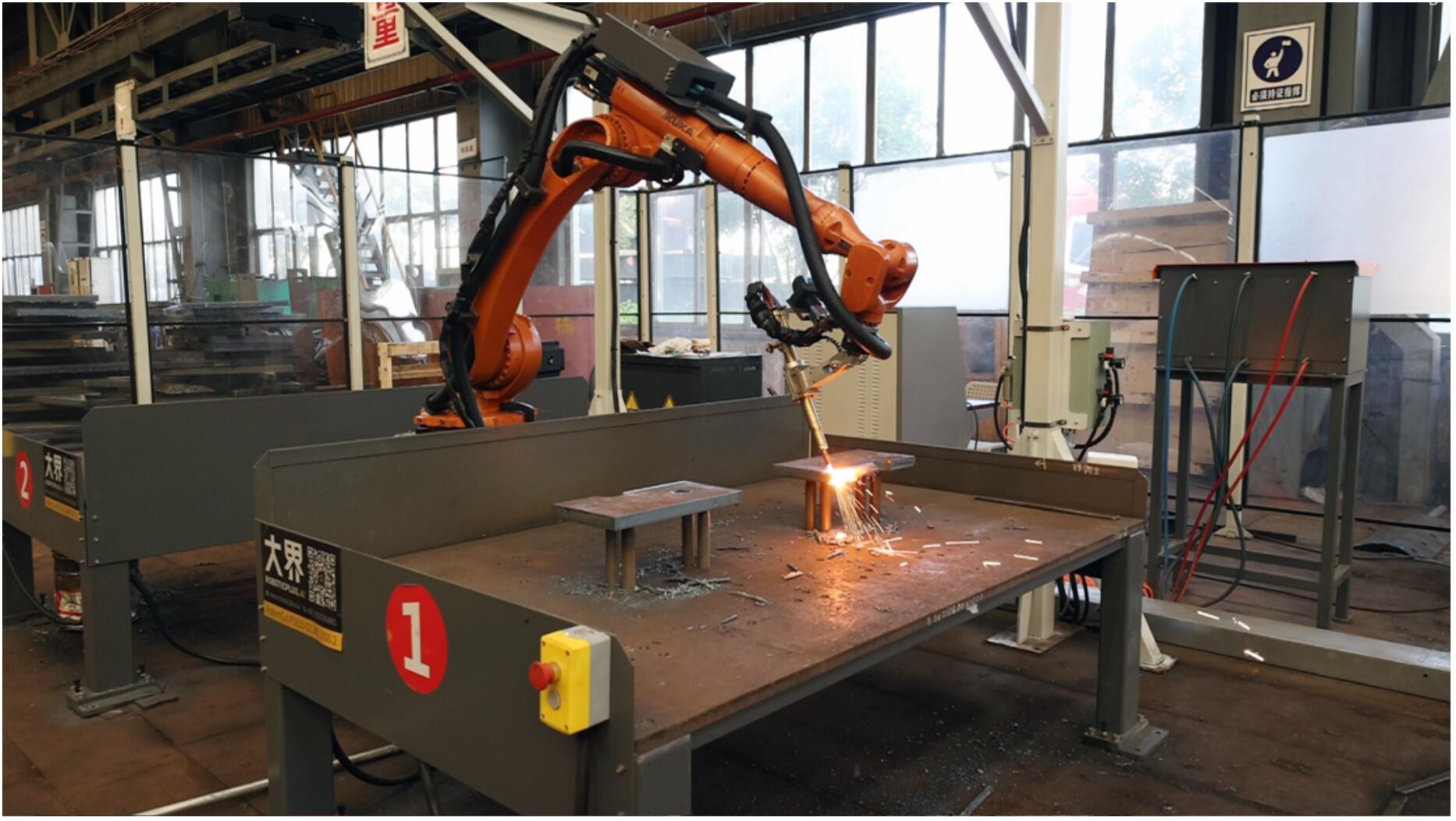 胡雨辰:透过机器人看到智能CQ9电子制造的广阔世界(图2) 胡雨辰:透过机器人看到智能CQ9电子制造的广阔世界(图2)