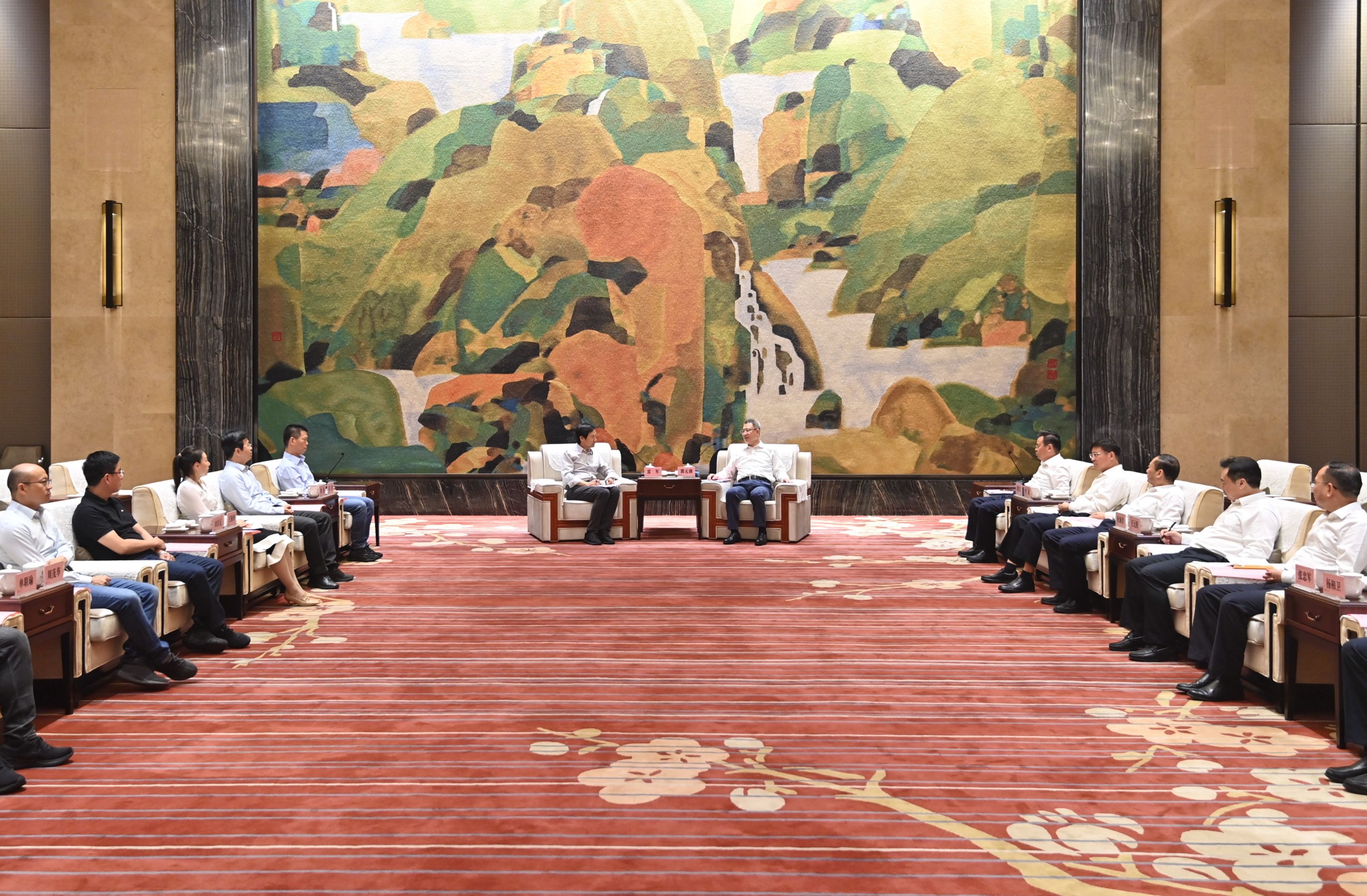 郭元强程用文会见小米CQ9电子集团董事长雷军一行(图2)