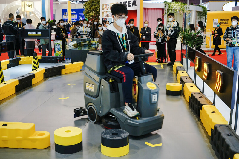 CQ9电子200多家企业连续六年参展进博会的魅力在会里更在会外(图1)