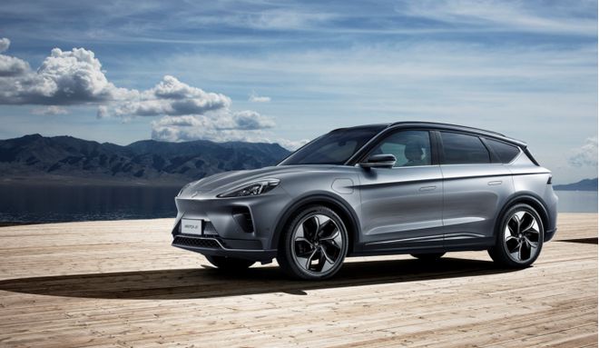 CQ9电子双碳研究 华为和小米开始造车苹果可以抄作业吗？(图2)