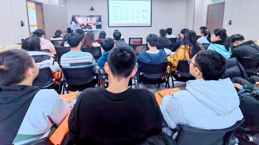 我校创新创业课程实践基CQ9电子地在福昕软件揭牌(图2)