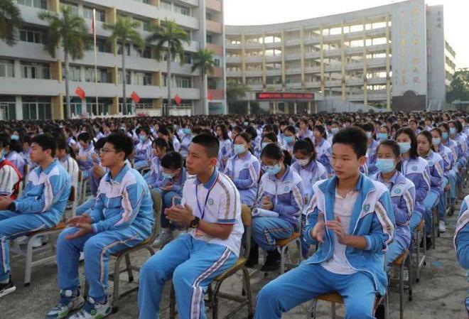 软肋！学生“被迫下付CQ9电子费软件”600元学校：非强制可以不用！(图5)