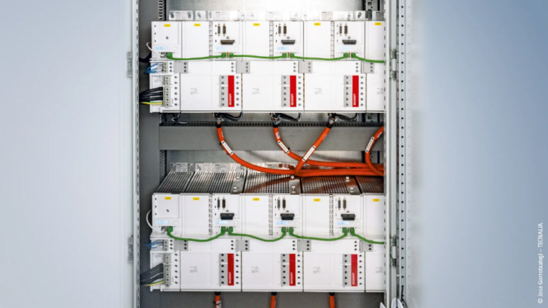 应用案例工业PC控制的潜水机器人在威尼斯运河中收集清理垃圾(图2)