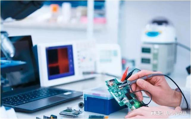 软件工程师 VS 硬件工程师(图1) 软件工程师 VS 硬件工程师(图1)