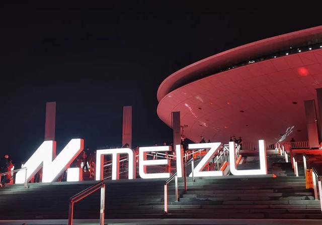 决定了！不再做传统“智能手机”了国内知名厂商宣布：All in AI(图2)