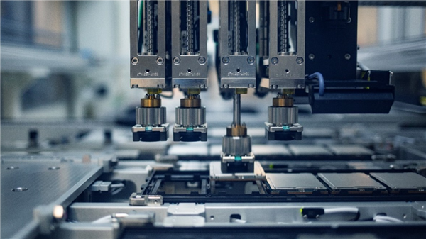 挤牙膏的英特尔 也有“杀疯了”的一天么(图4) 挤牙膏的英特尔 也有“杀疯了”的一天么(图4)