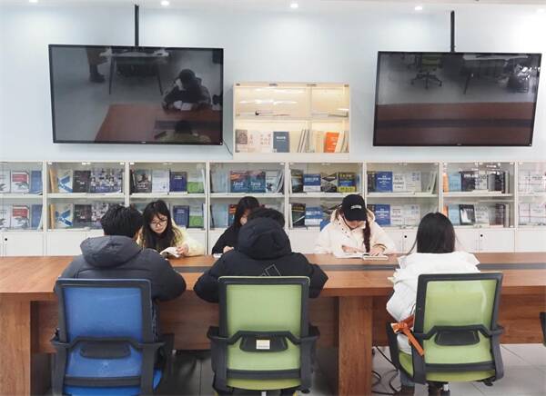 山东财经大学圣泉书院实验实践基地投入使用(图2)