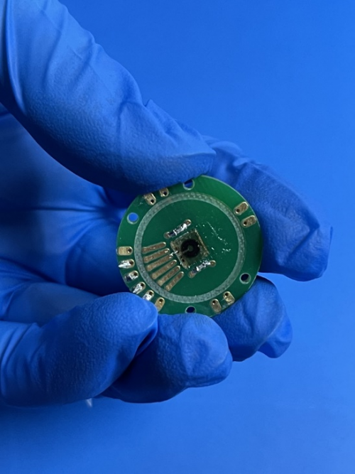 大学生科研团队突破OLED磁检测技术效率提升万倍(图2)