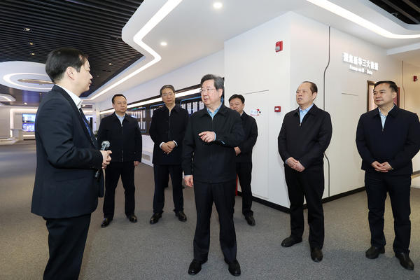 楼阳生在郑州市调研软件产业发展情况(图1)