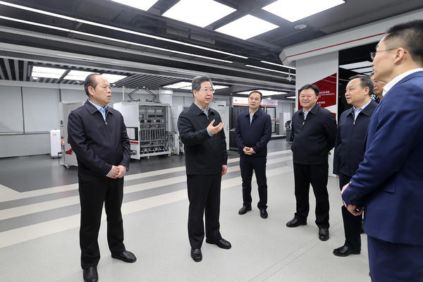 楼阳生在郑州市调研软件产业发展情况(图2)