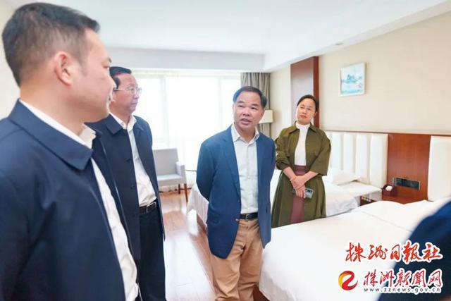 刘光跃调研天元工业软件园入驻企业及周边生活配套(图2)