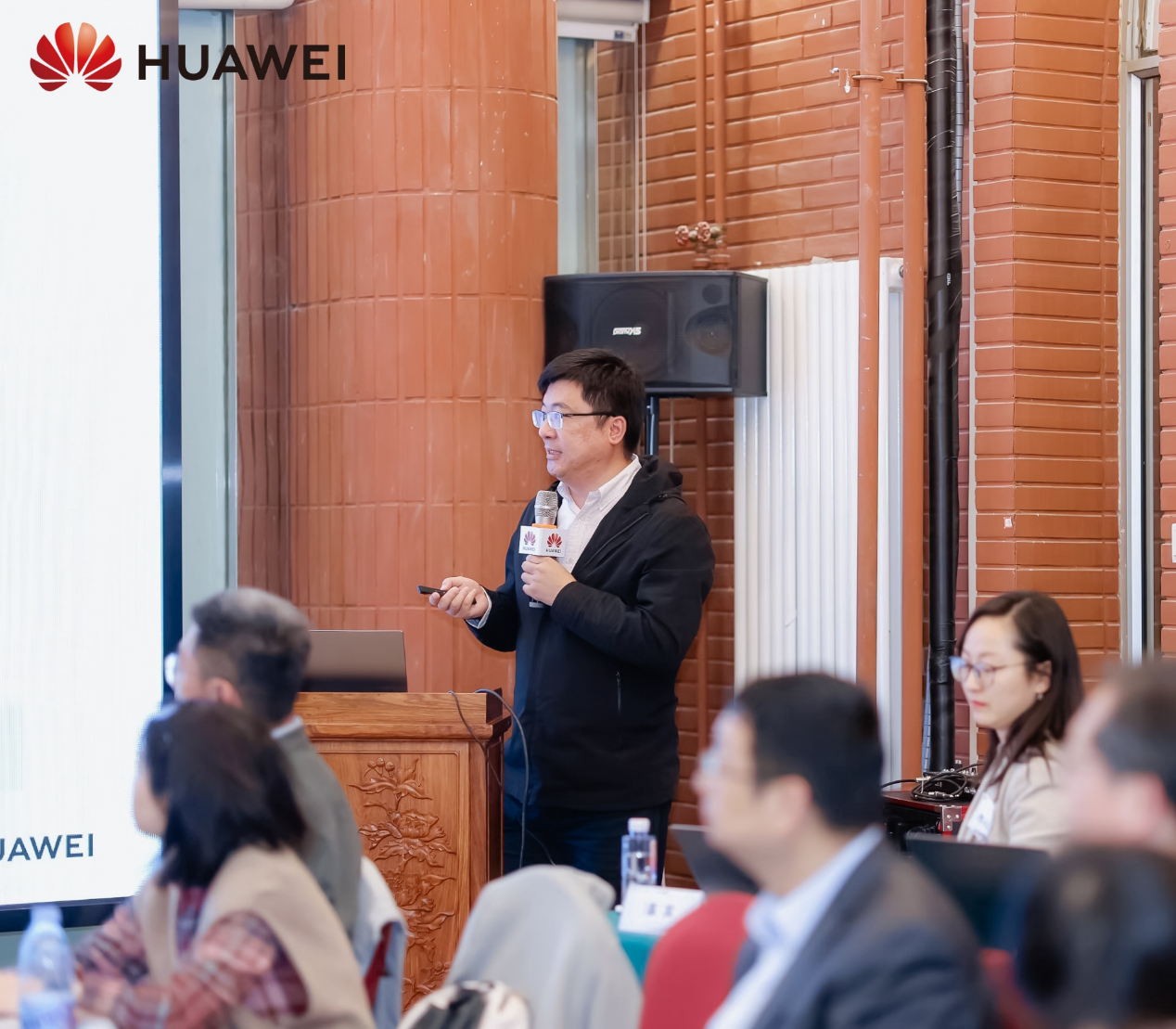 华为云与中关村科学城联合举办“大模型驱动的软件研发”技术沙龙助推企业研发智能化升级(图5)
