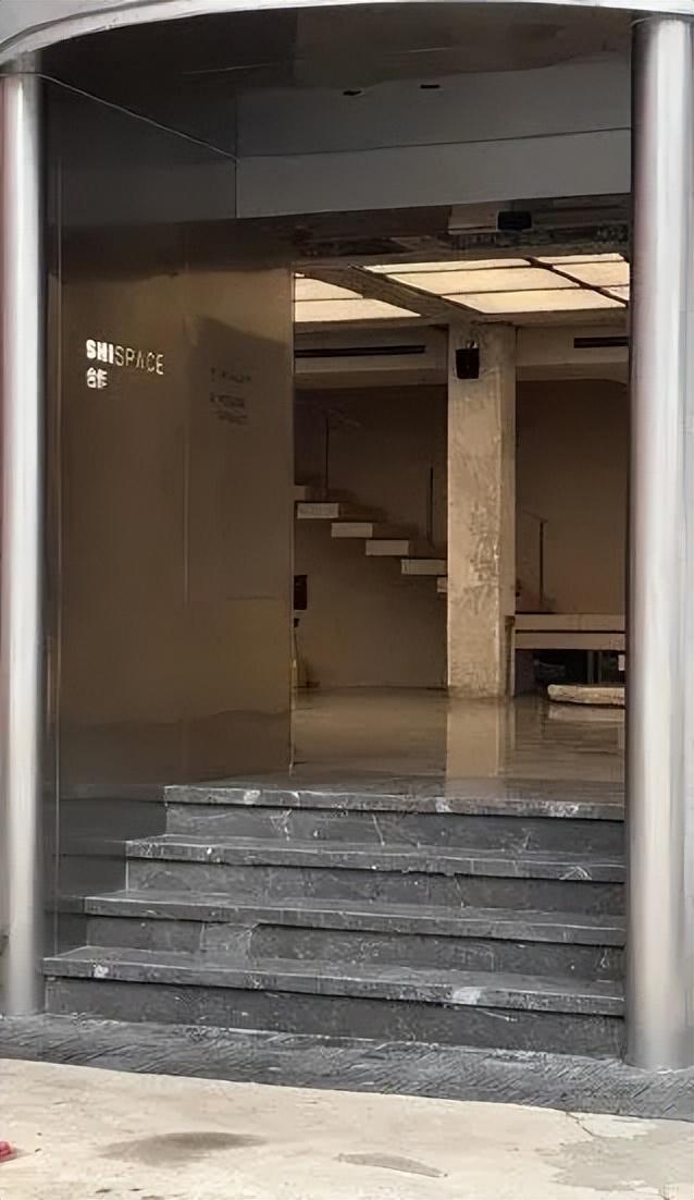 多平台封禁网红“猫一杯”；苹果市值暴增1120亿美元丨邦早报(图5)