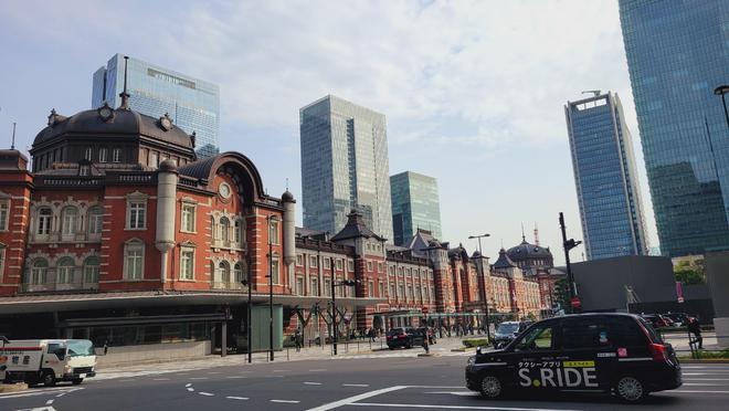 “LV店里都是中国人！”日元贬值下海外游客涌入“扫货”(图1)