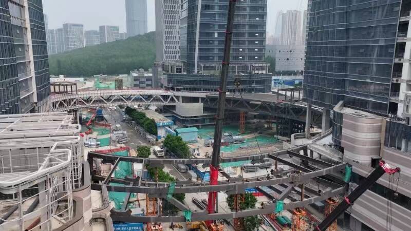 四千吨“空中活力环”合龙！济南奥体东12、16开发地块项目取得新进展(图1)