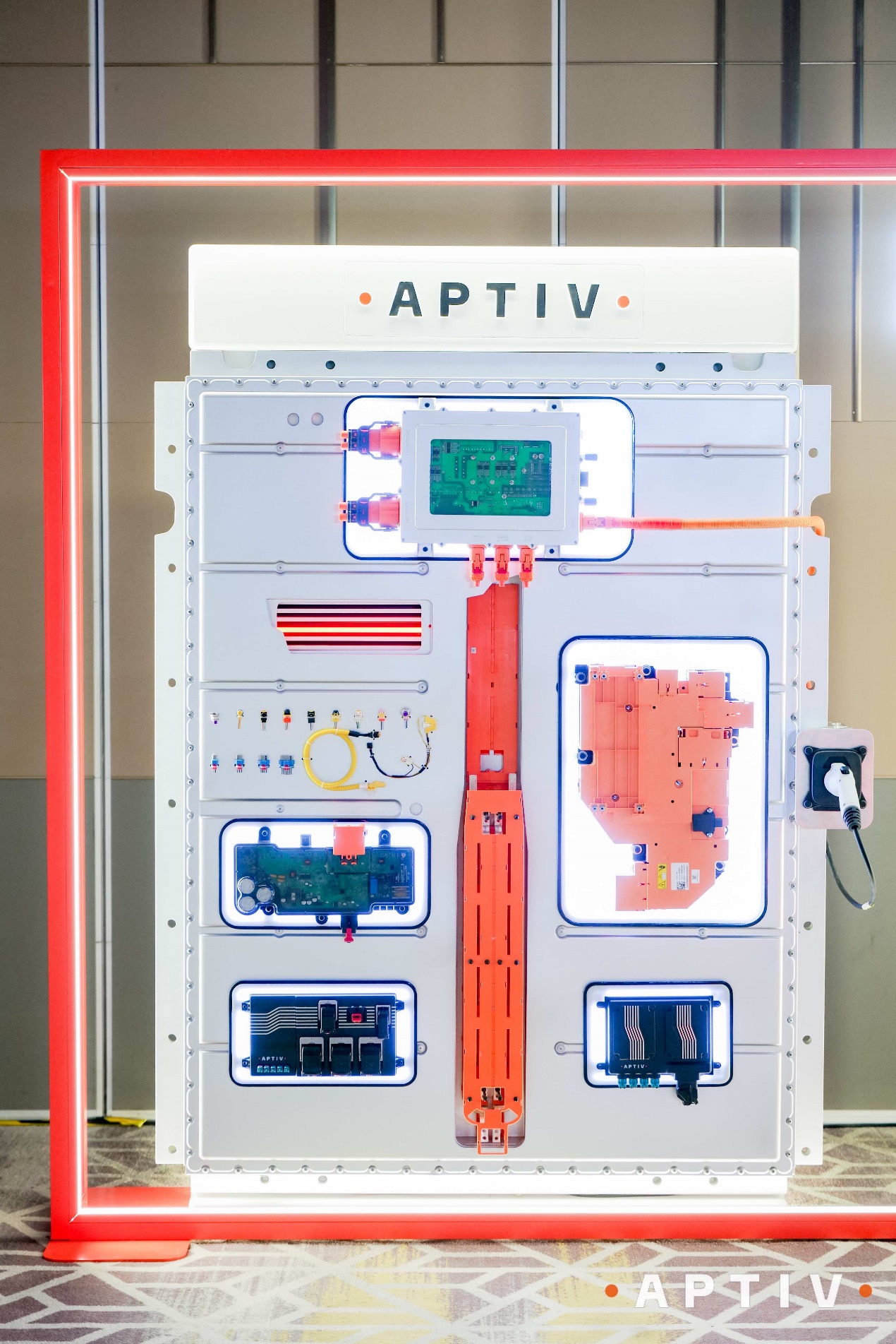 安波福本地化软硬件解决方案赋能中国汽车(图5) 安波福本地化软硬件解决方案赋能中国汽车(图5)