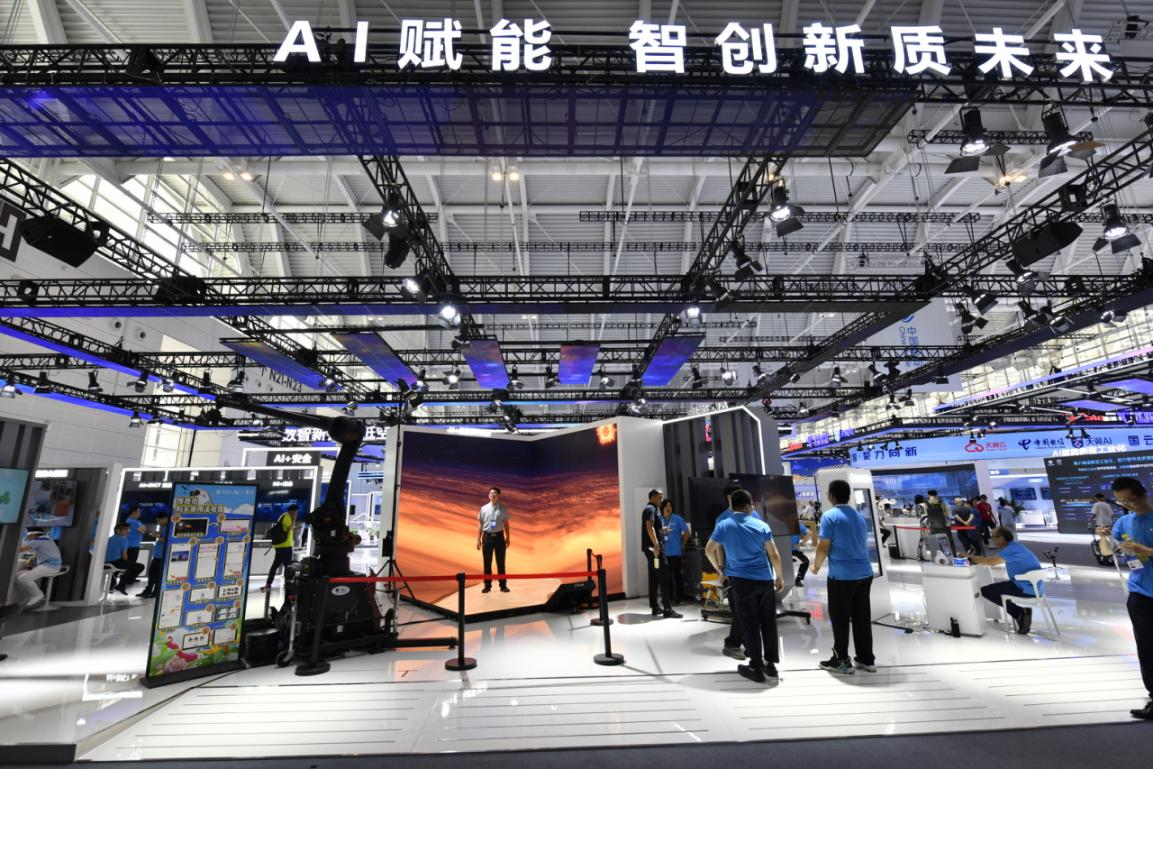 天津移动5G云特拍带市民体验大片特效拍摄(图1) 天津移动5G云特拍带市民体验大片特效拍摄(图1)