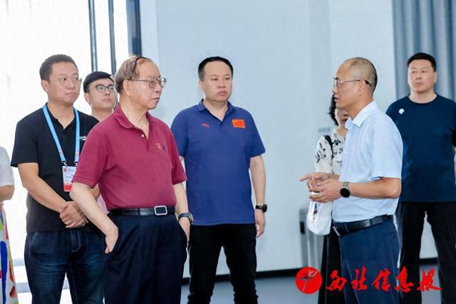 三原高新区管委会主任文锋随中国开发区协会代表团赴福建省先进园区考察交流(图1)